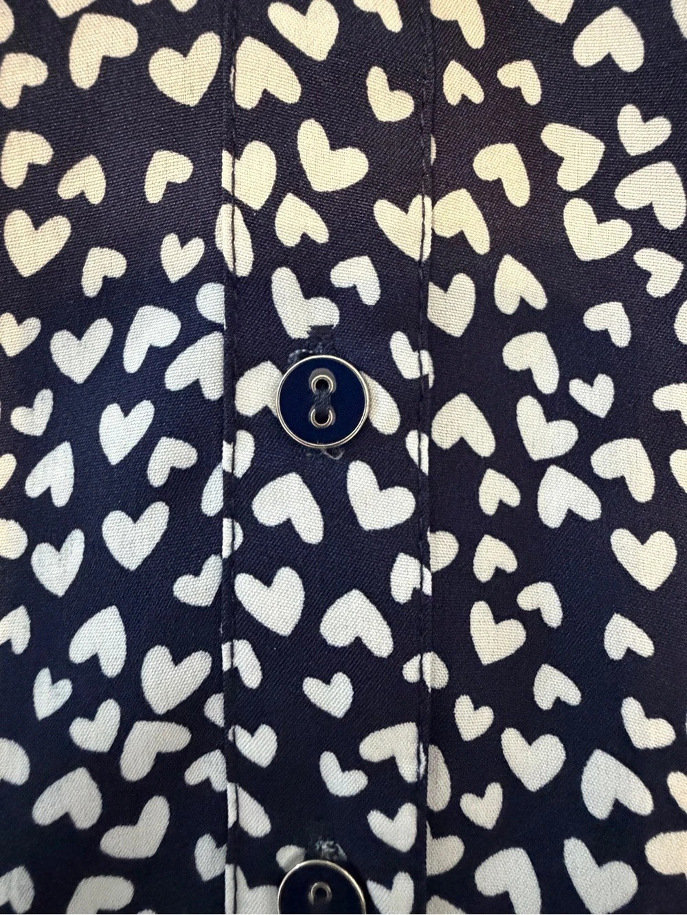 Adrienne Vittadini Heart Print Button Down Shirt in Blue & white Like New - Picture 11 of 11